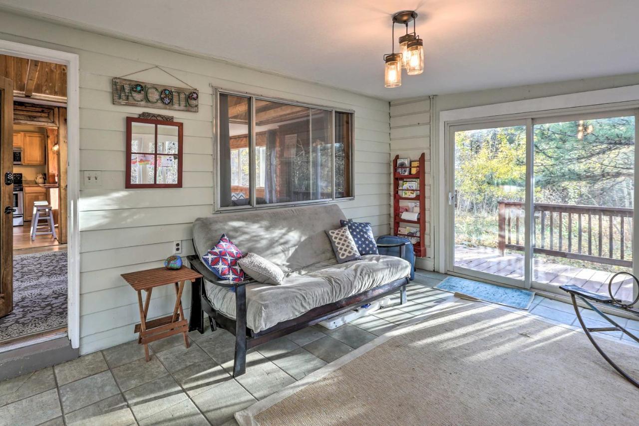 Stunning Golden Home With Deck About 35 Mi To Denver! 外观 照片