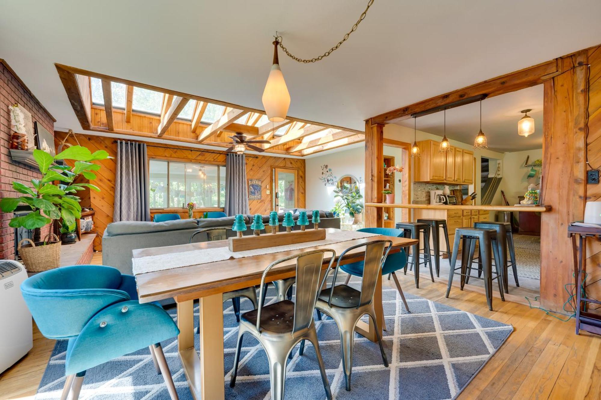 Stunning Golden Home With Deck About 35 Mi To Denver! 外观 照片
