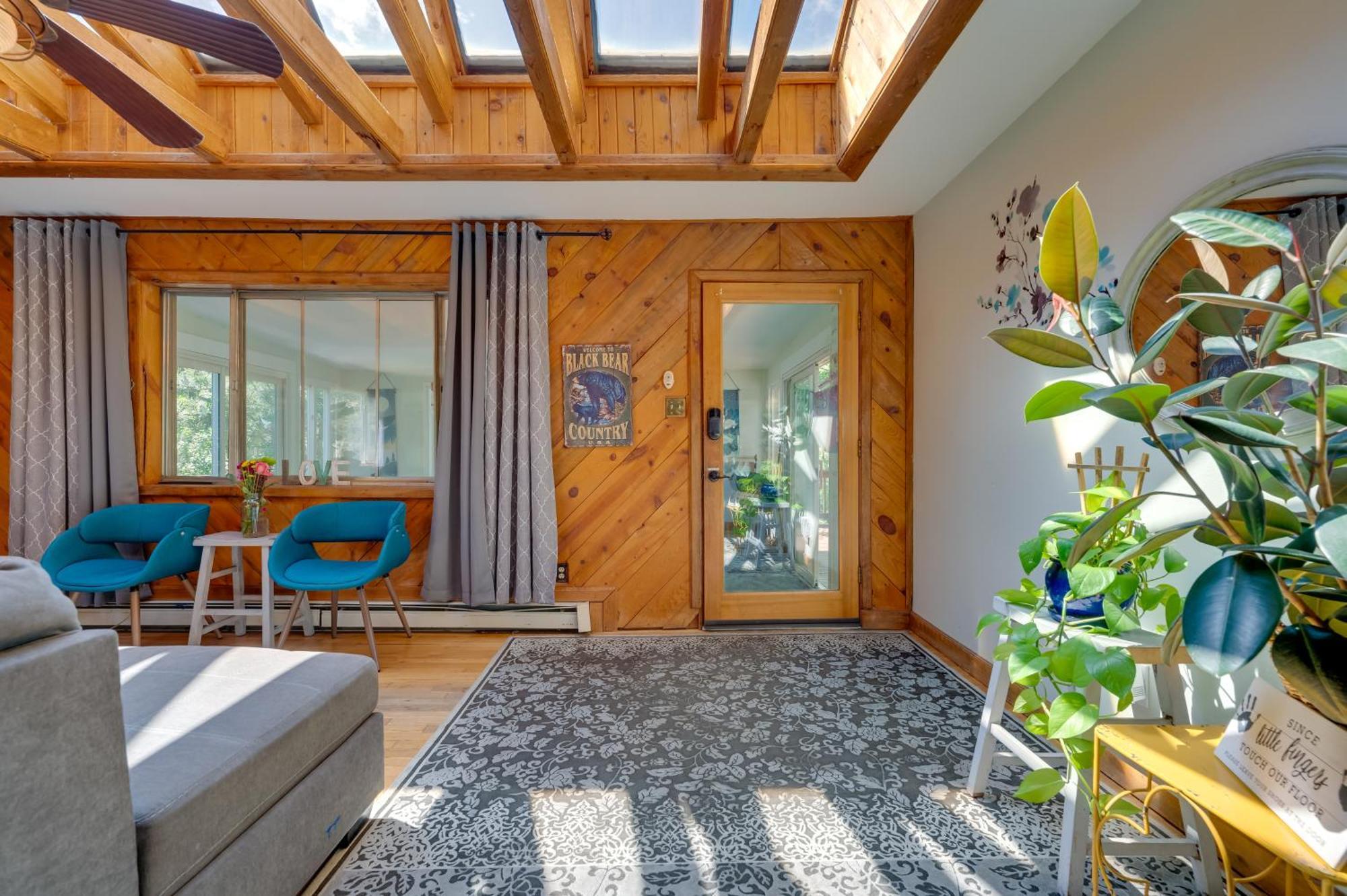 Stunning Golden Home With Deck About 35 Mi To Denver! 外观 照片