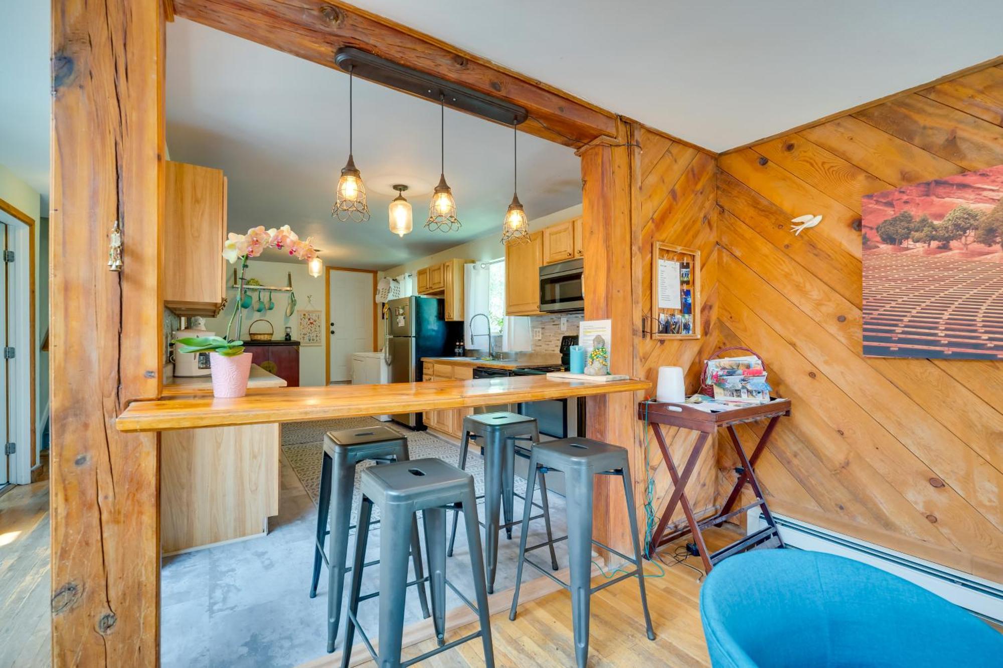 Stunning Golden Home With Deck About 35 Mi To Denver! 外观 照片